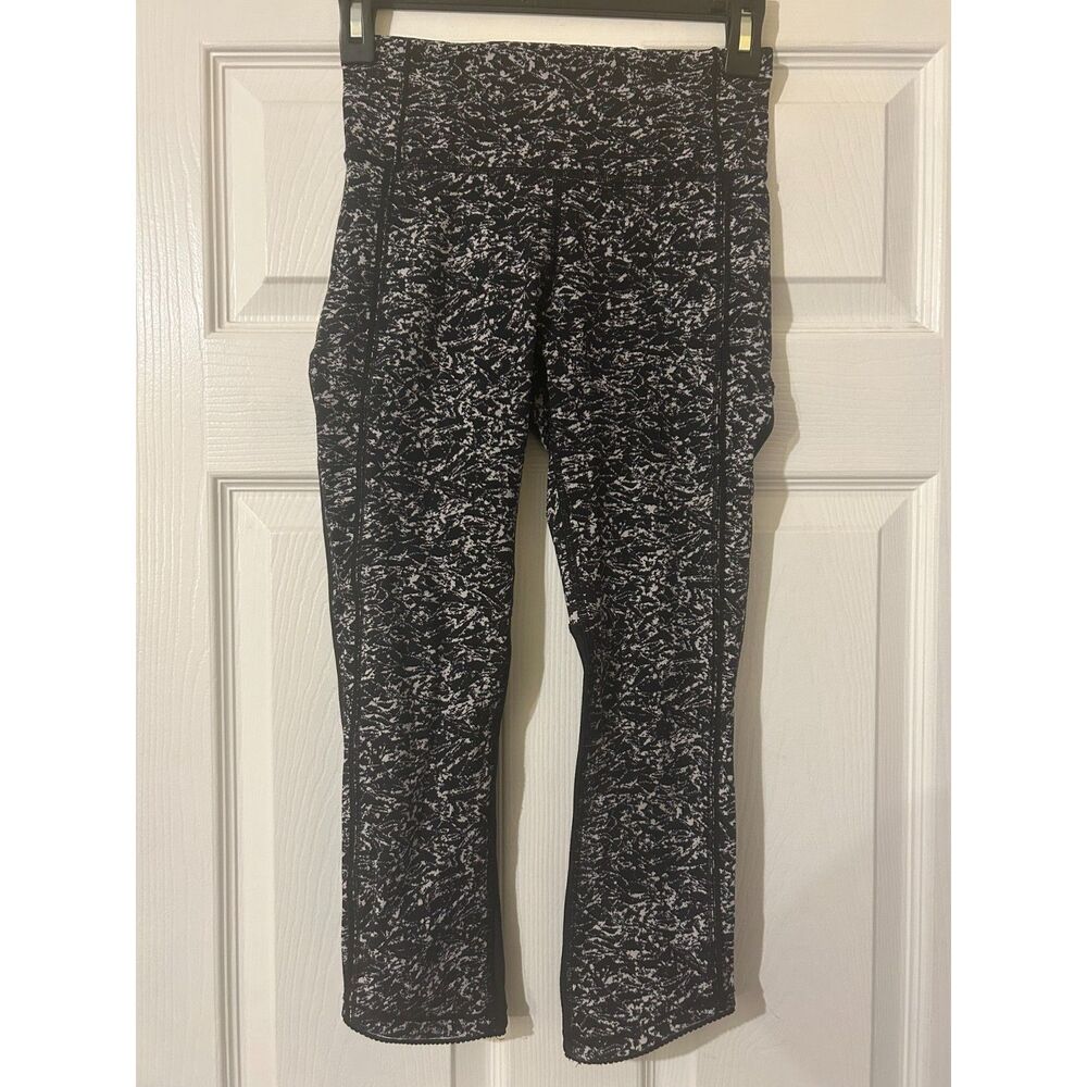 Lululemon Var City Crop Leggings Black White Marble Size 4